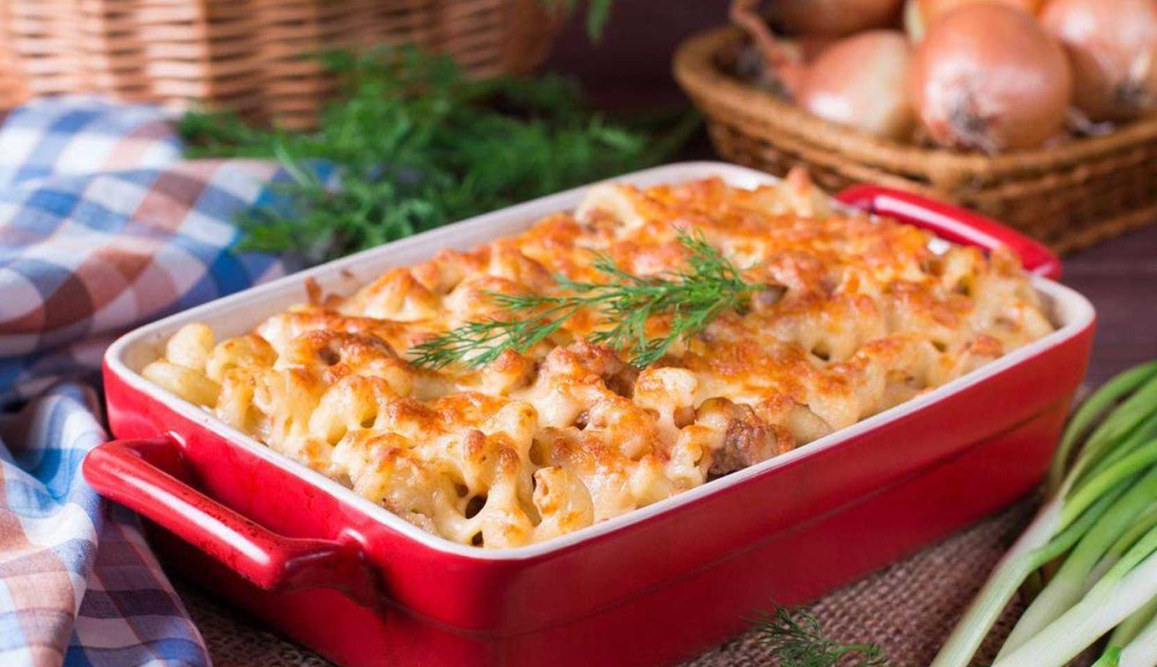 Запеканка из куриного филе с помидорами