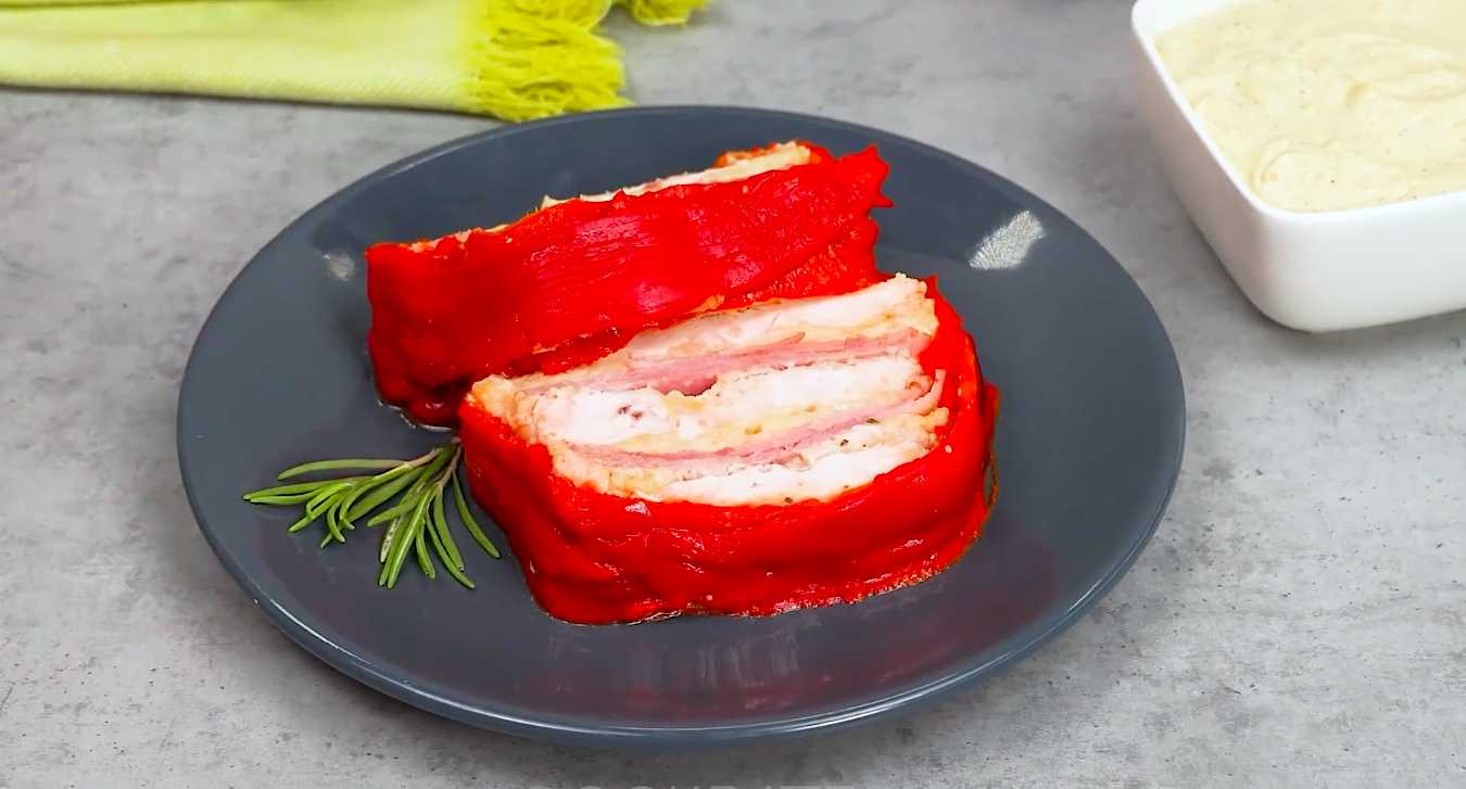 Террин с курицей и перцами